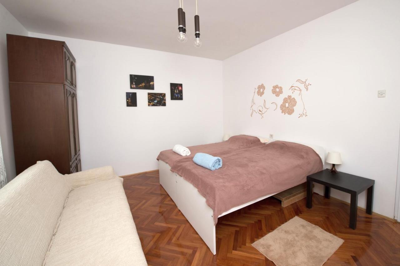 Apartamento House Of Tea Bjelovar Exterior foto